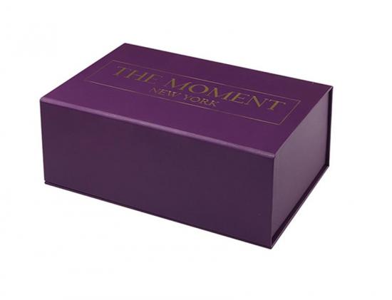 scatola cosmetica con inserto di carta