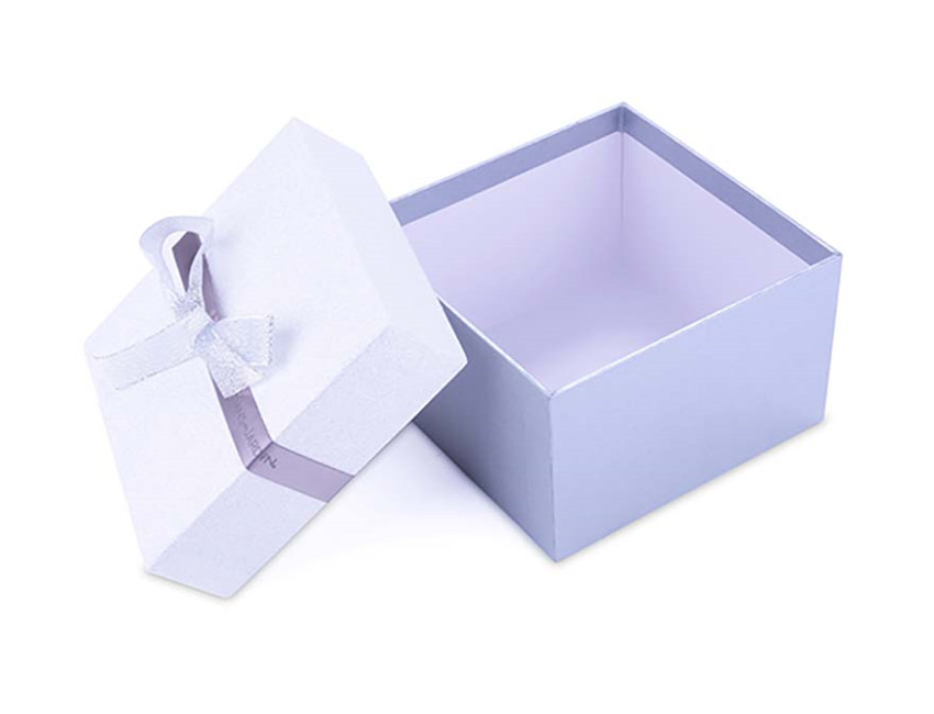 Confezione regalo quadrata in carta